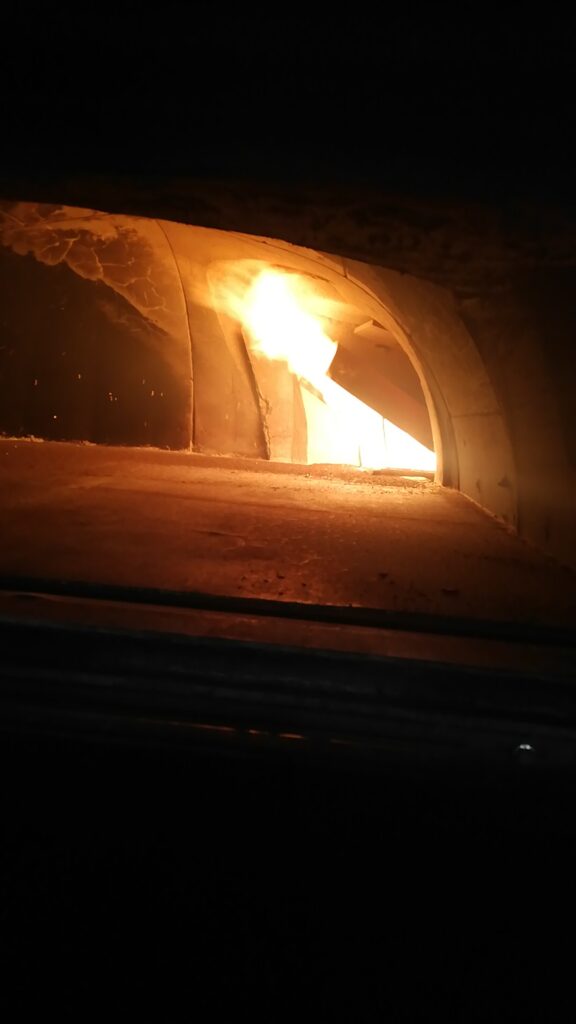 Fiamma di uno dei forni a pellet per panifici